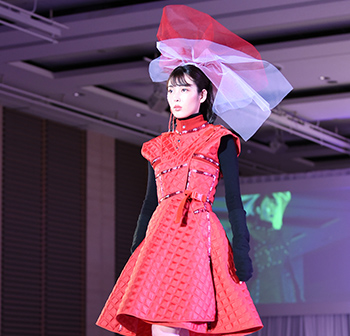Ueda Gakuen Collection 上田安子服飾専門学校 ファッションと 生きていく