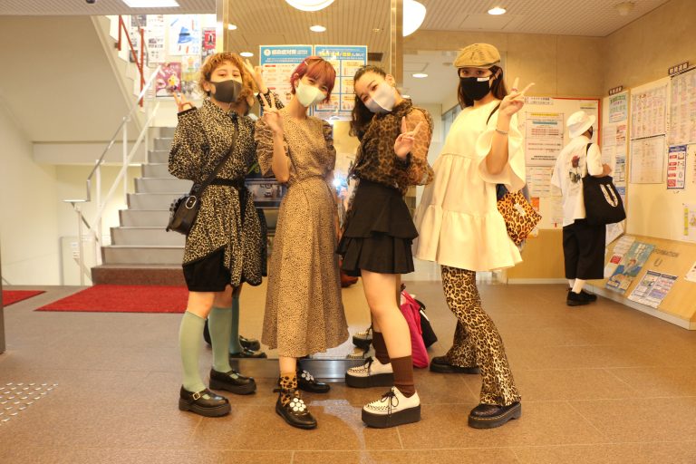 第2弾 UEDA DRESS CODE！！ ～ネオ大阪スタイル～ 上田安子服飾専門学校｜ファッションと、生きていく。